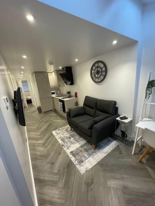 Stylish & Cosy 1 Bed Apartment Swindon Esterno foto