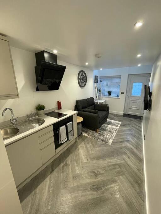 Stylish & Cosy 1 Bed Apartment Swindon Esterno foto